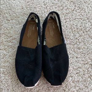 Black Classic Toms